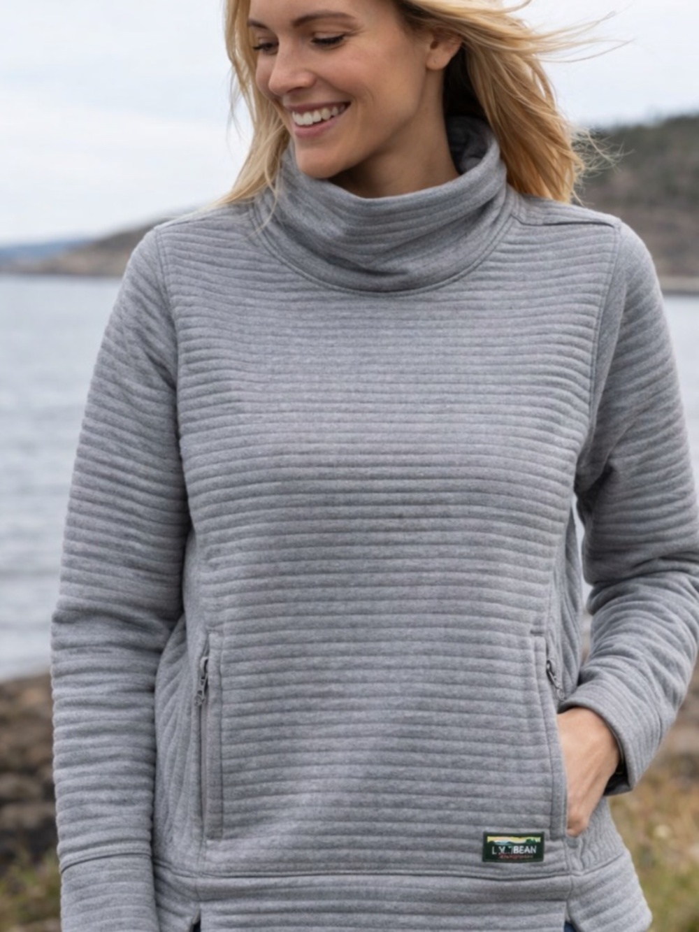 LL BEAN pullover sweatshirt size small